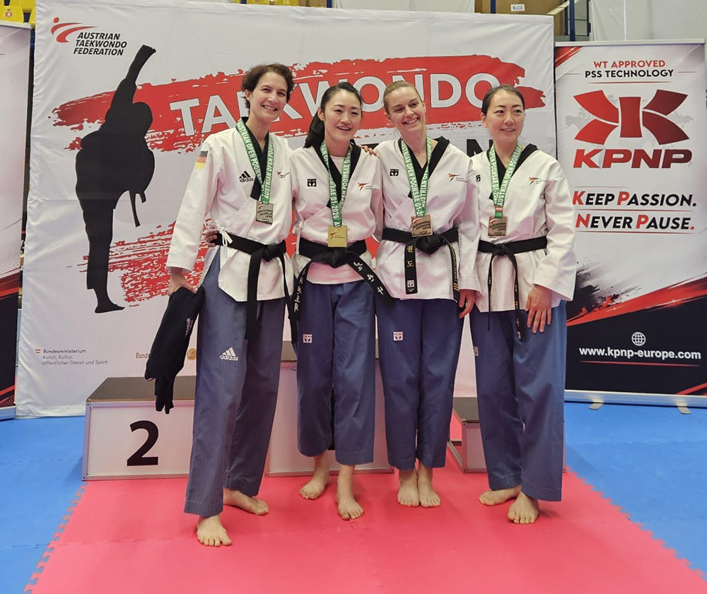 Taekwondo-SportlerInnen international unterwegs