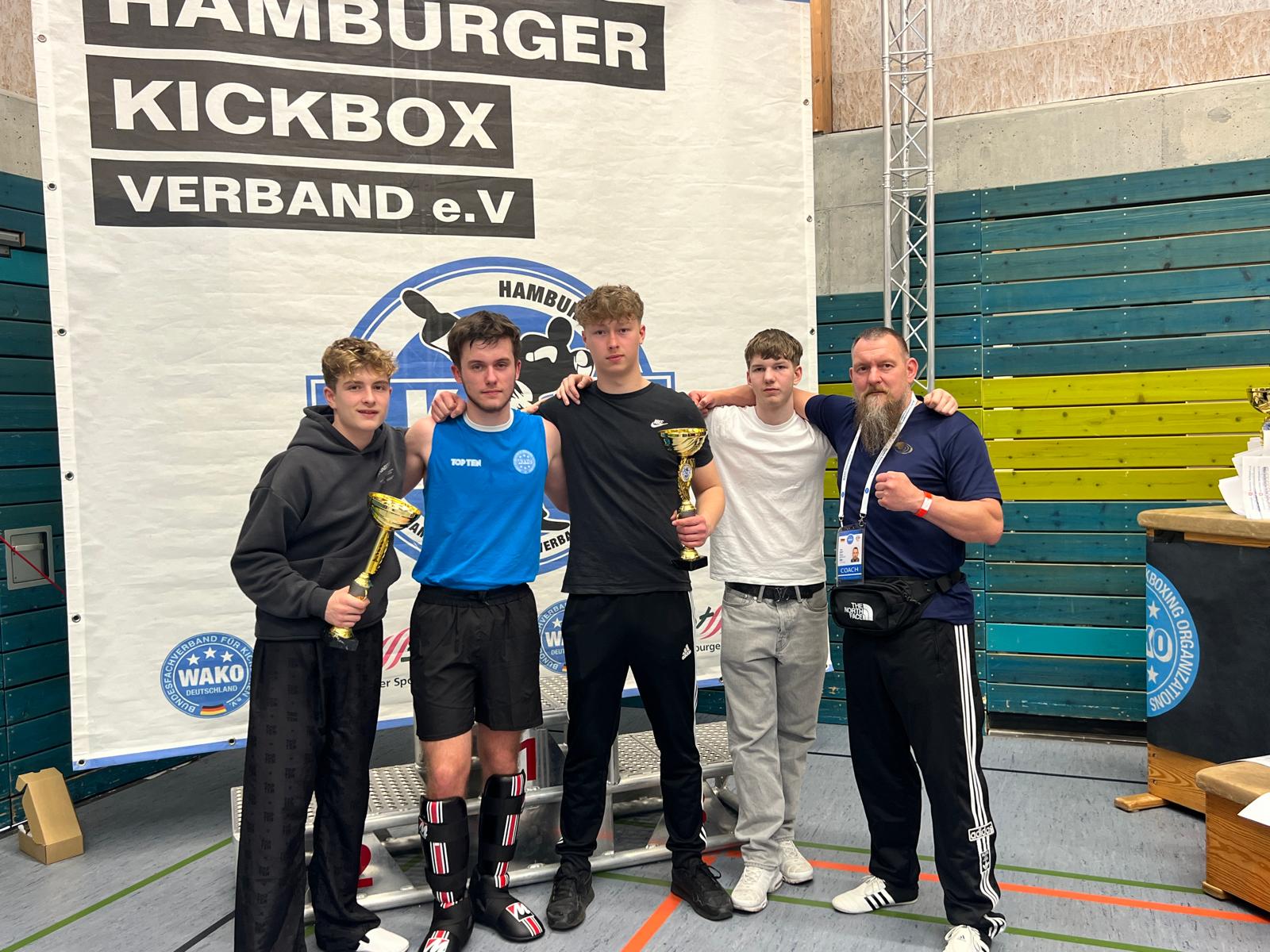 Kickboxer erfolgreich auf Landesmeisterschaft